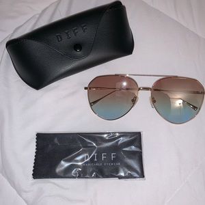 Diff Dash Aviators in Gold/rainbow flash